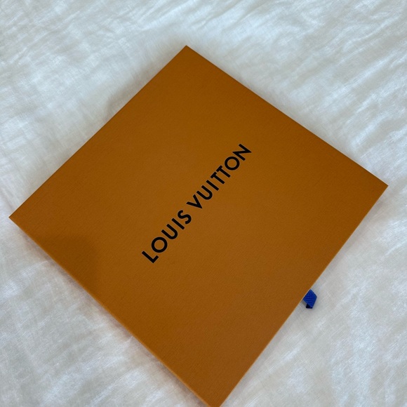 Brand New Louis Vuitton x Yayoi Kusama Silk Scarf - Picture 7 of 7